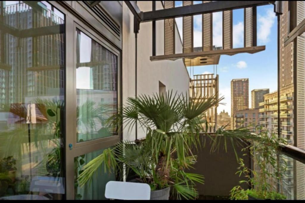 Large One Bedroom With Balcony * London