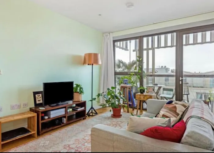 Large One Bedroom Apartment With Balcony