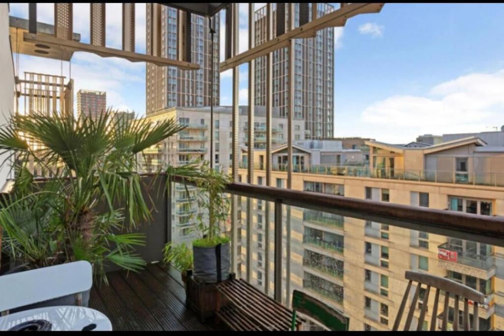 Appartamento Large One Bedroom With Balcony Londra